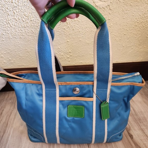 Coach Handbags - Vintage Coach Hampton Handbag Tote Bag Purse